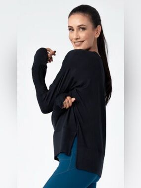 NWT Sol & Mane Maya Sweatshirt